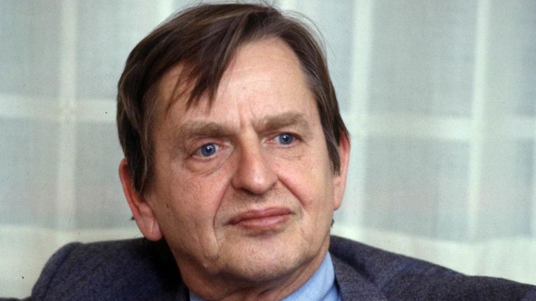 A 1984 file photo shows Swedish Prime Minister Olof Palme who was shot dead as he was returning home from a cinema in Stockholm, February 28, 1986. REUTERS/Tobbe Gustavsson (SWEDEN - Tags: POLITICS PROFILE) SWEDEN OUT .  NO COMMERCIAL OR EDITORIAL SALE IN SWEDEN.  THIS IMAGE WAS PROVIDED BY A THIRD PARTY.  IT IS DISTRIBUTED, EXACTLY AS RECEIVED BY REUTERS, AS A SERVICE TO CUSTOMER