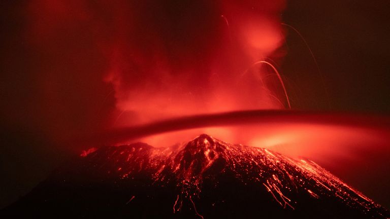 View of the eruption of the Popocatepetl volcano, seen from San Nicolas de los Ranchos, in the state of Puebla, Mexico May 23, 2023. REUTERS/Armando Vega NO RESALE.  NO ARCHIVE TPX IMAGES OF THE DAY