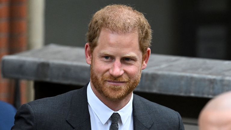 Prince Harry trial - live: Court hears of 'widespread laughter' at phone-hacking joke - Vimarsana News