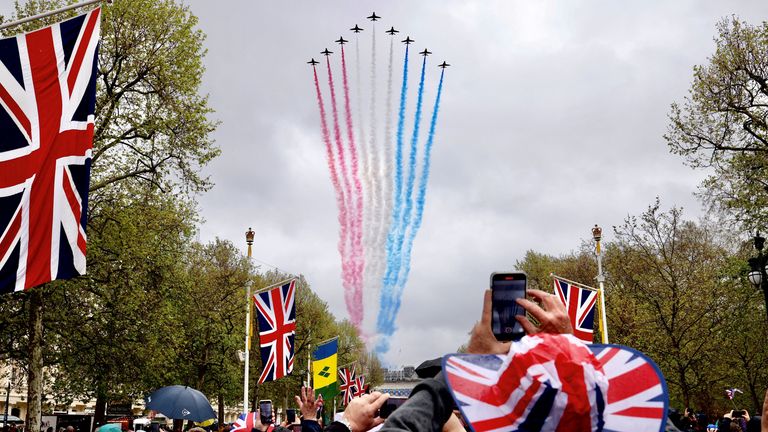 The Red Arrows make a flypast up The Mall, during the coronation of Britain&#39;s King Charles and Queen Camilla, in London, Britain May 6, 2023. REUTERS/Kevin Coombs TPX IMAGES OF THE DAY
