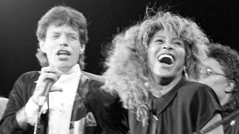 Mick Jaggar and Tina Tuner play together during a Rock and Roll Hall of Fame show in New York January 18, 1989. 