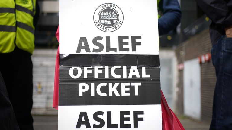 Members of the Drivers' Union on a picket line at Asliffe, Euston station, London, during their long-running dispute over pay.  Photo date: Friday, May 12, 2023.  PA photo.  See PA story Industry strike.  Photo credit should read: Yui Mok/PA Wire