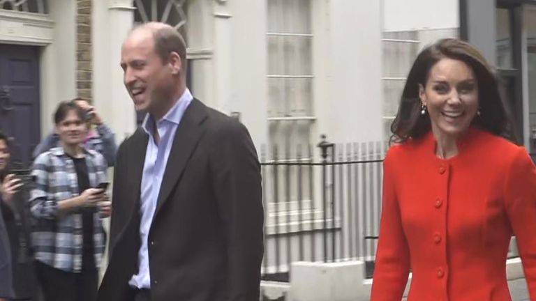 Will and Kate arrive at pub in Soho