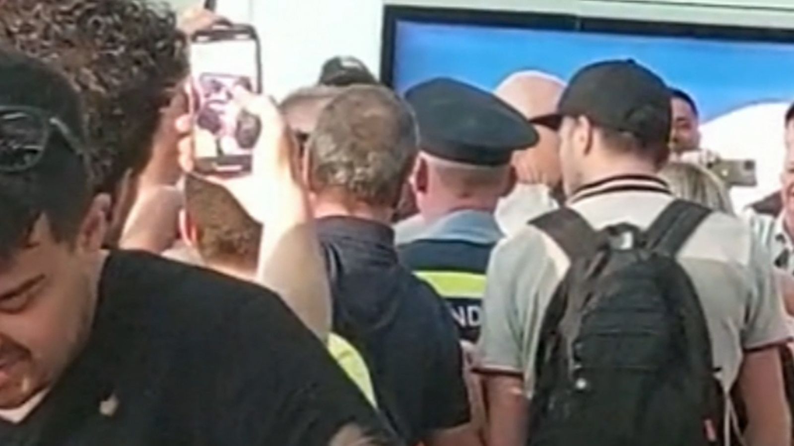 Anthony Taylor: Europa League final English referee confronted at airport by Roma fans