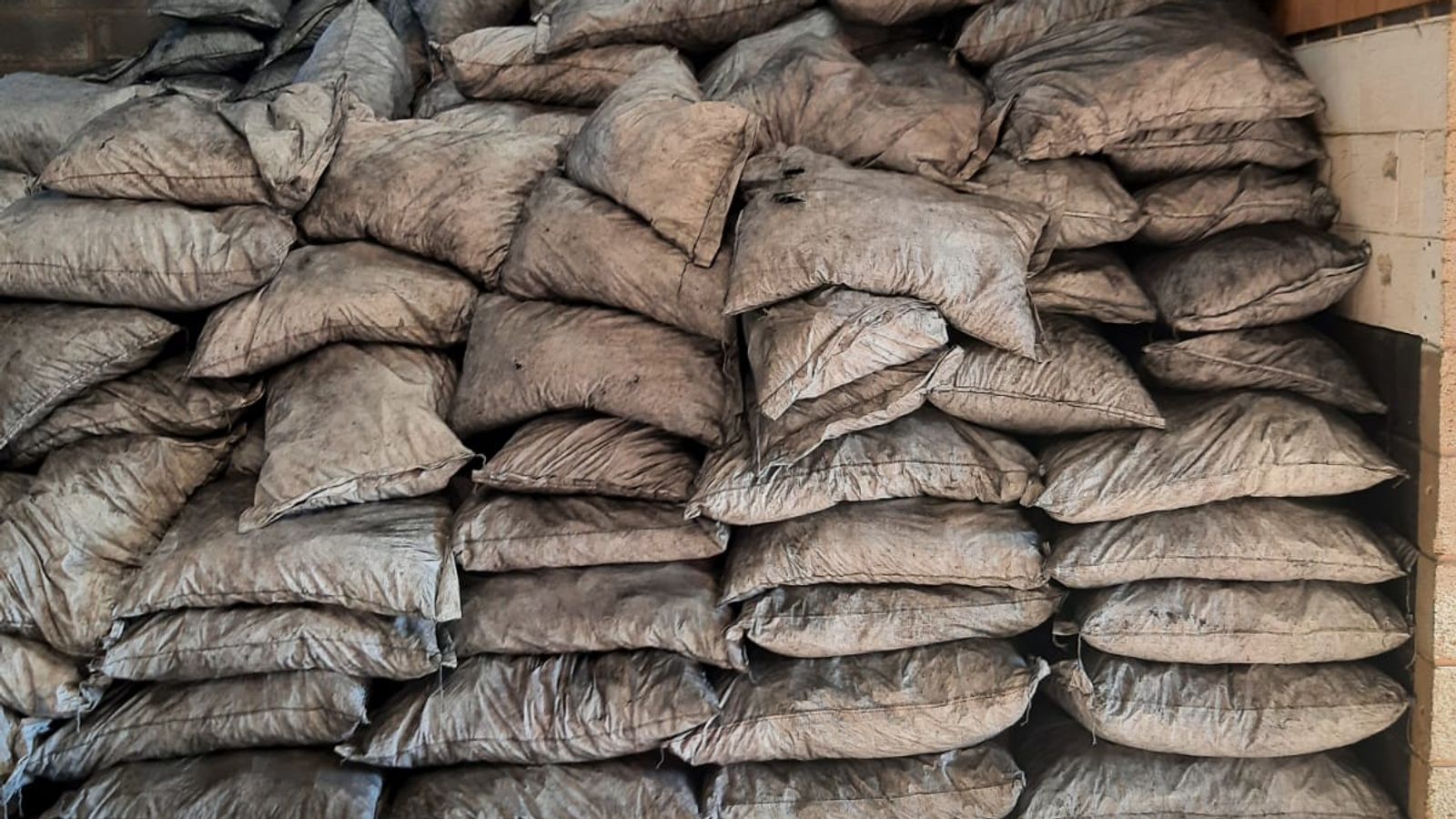 Cocaine haul disguised as charcoal and worth £120m found at UK port ...