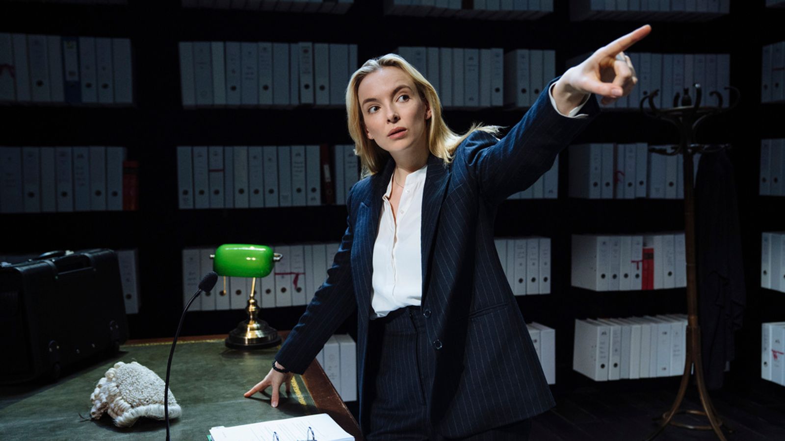 New York smoke: Jodie Comer halts Broadway show due to breathing ...