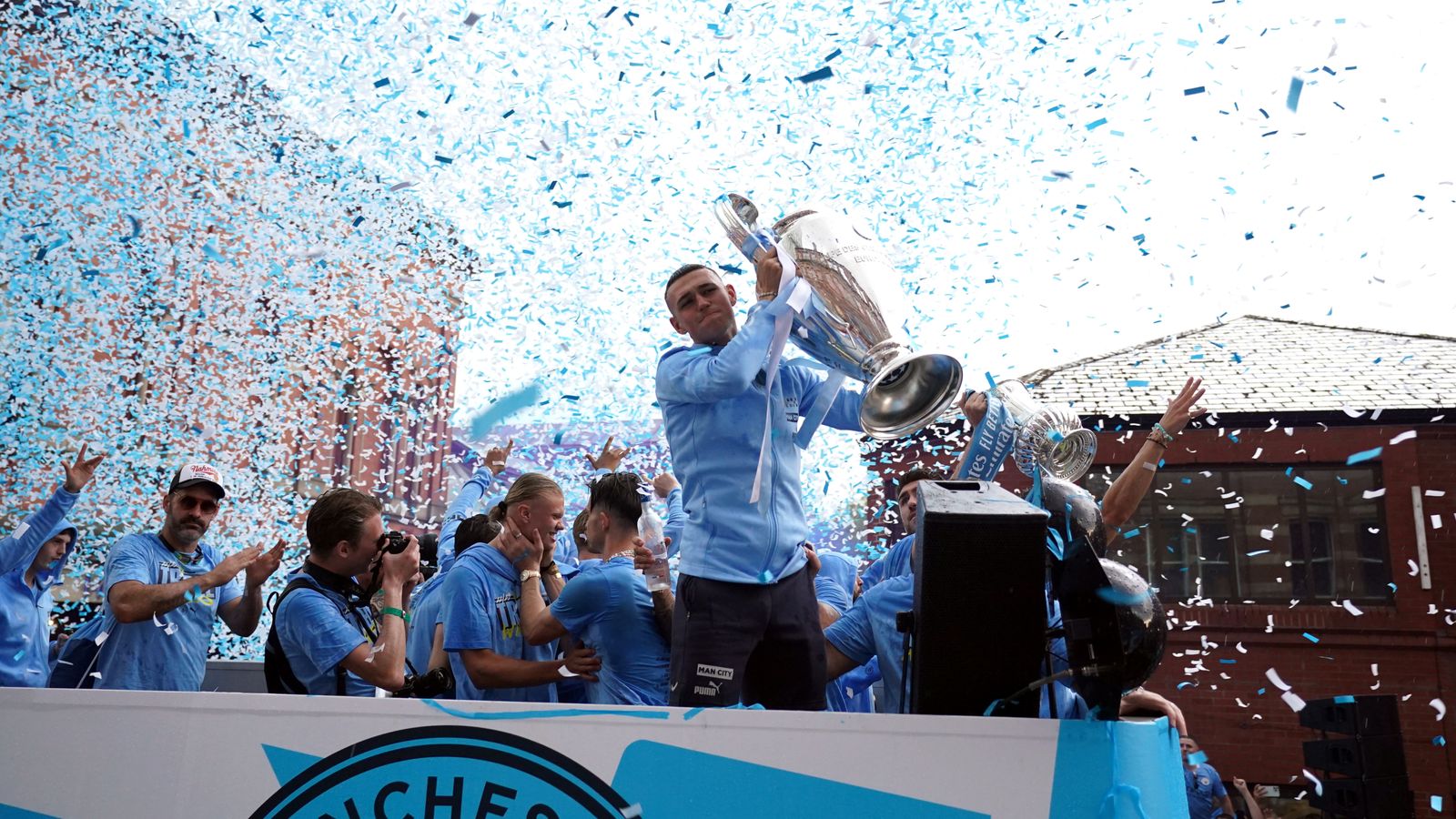 Manchester City Thousands of fans watch team celebrate Treble with bus