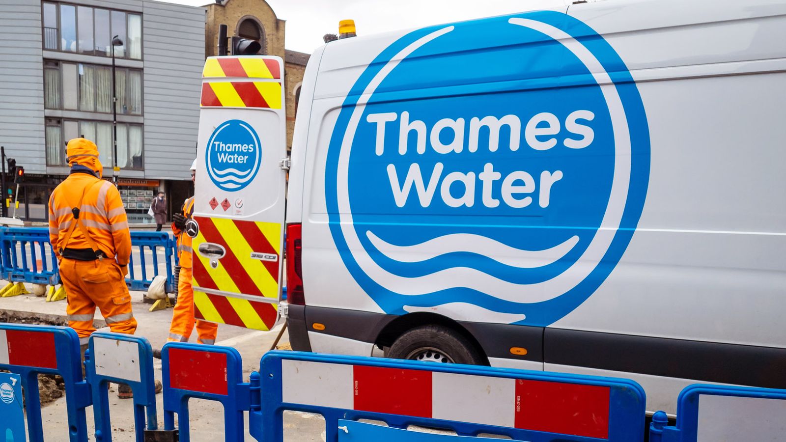 Thames Water working 'constructively' to secure cash as ministers draw up bailout plan