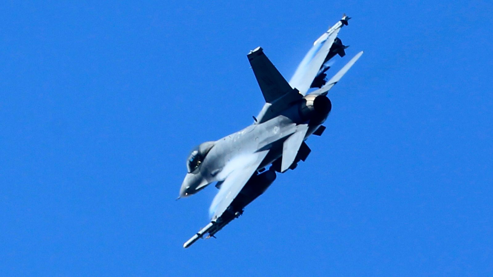 Sonic boom heard in Washington DC caused by military jets chasing small plane which crashed