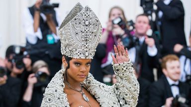 Rihanna apologises for Islamic verse at Fenty lingerie fashion show - BBC  News