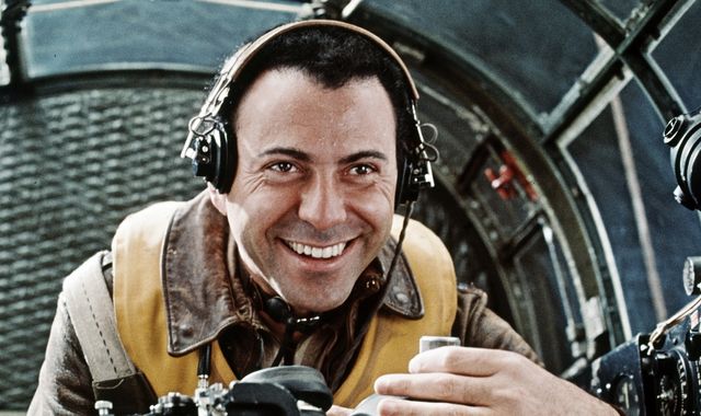 Alan Arkin dies aged 89: Tributes to Oscar-winning actor who starred in Little Miss Sunshine and Argo - Vimarsana News