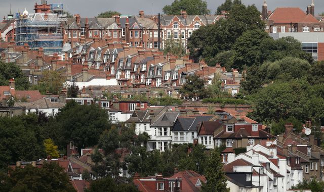 Labour unveils five-point plan for mortgage crisis - but PM says beating inflation must come first - Vimarsana News