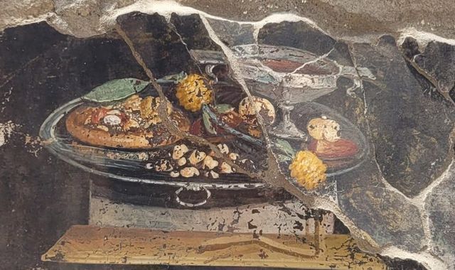 'Distant ancestor' to pizza shown in 2,000-year-old painting - but toppings are a... - Vimarsana News