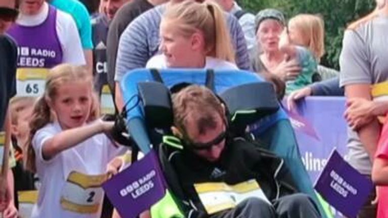 Leeds Rhinos legend Rob Burrow and his daughters completed a fun run together on Father&#39;s Day.