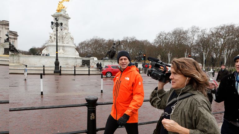 Cohon starts his walk in Trafalgar Square 