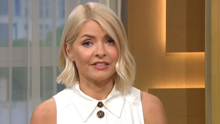 Holly Willoughby Makes First Tv Appearance Since Leaving This Morning