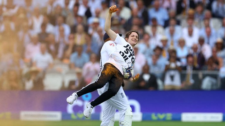Cricket - Ashes - Second Test - England v Australia - Lord&#39;s Cricket Ground, London, Britain - June 28, 2023 England&#39;s Jonny Bairstow carries a just stop oil protester off the field Action Images via Reuters/Matthew Childs