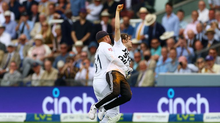 Cricket - Ashes - Second Test - England v Australia - Lord&#39;s Cricket Ground, London, Britain - June 28, 2023 England&#39;s Jonny Bairstow carries a just stop oil protester off the field Action Images via Reuters/Matthew Childs