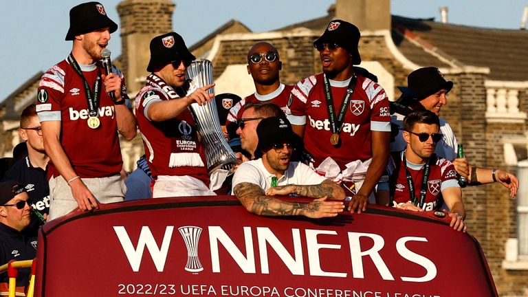 West Ham fans ecstatic as squad hosts victory parade to celebrate Europa  Conference League win, UK News