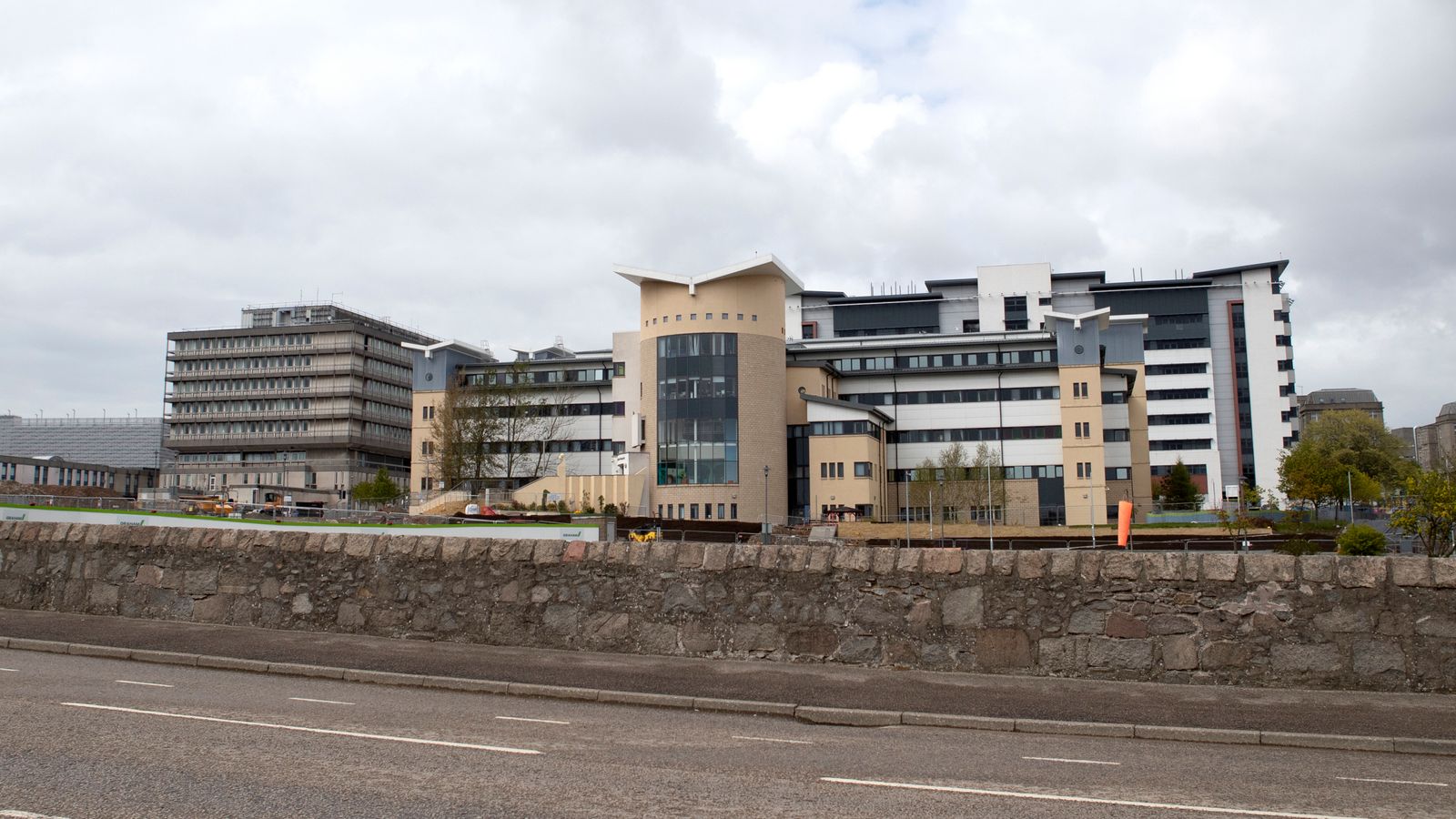 Aberdeen Royal Infirmary laundry staff and contractors exposed to asbestos