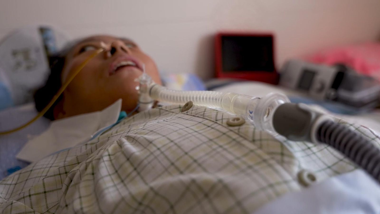 Китайски семейства са „унищожени“ от бремето на рядката болест ALS