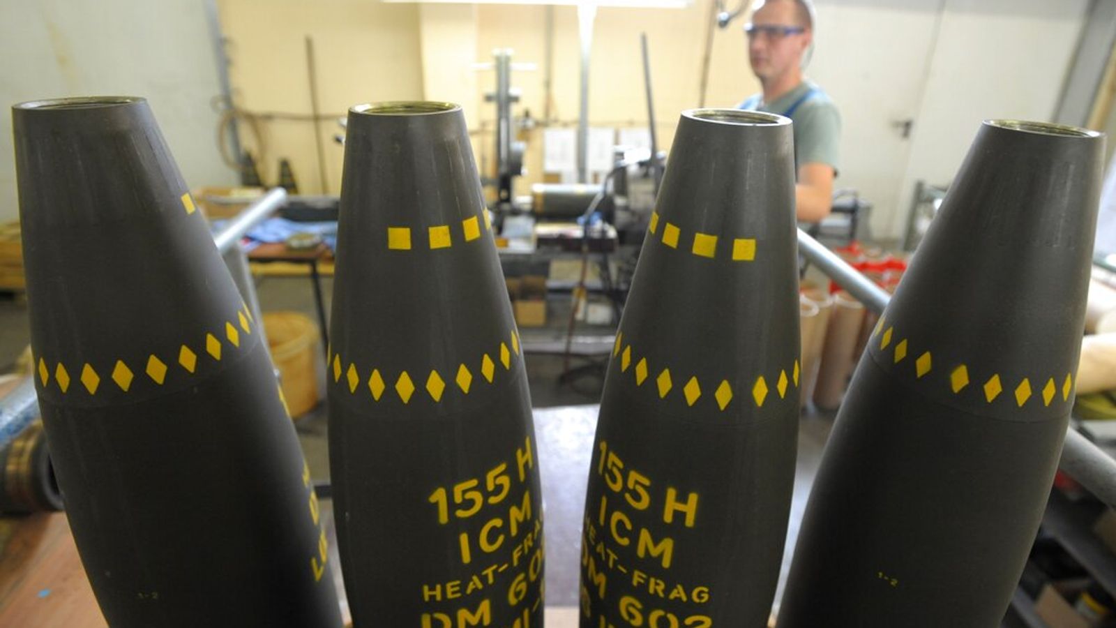 US agrees to send controversial cluster munitions to Ukraine
