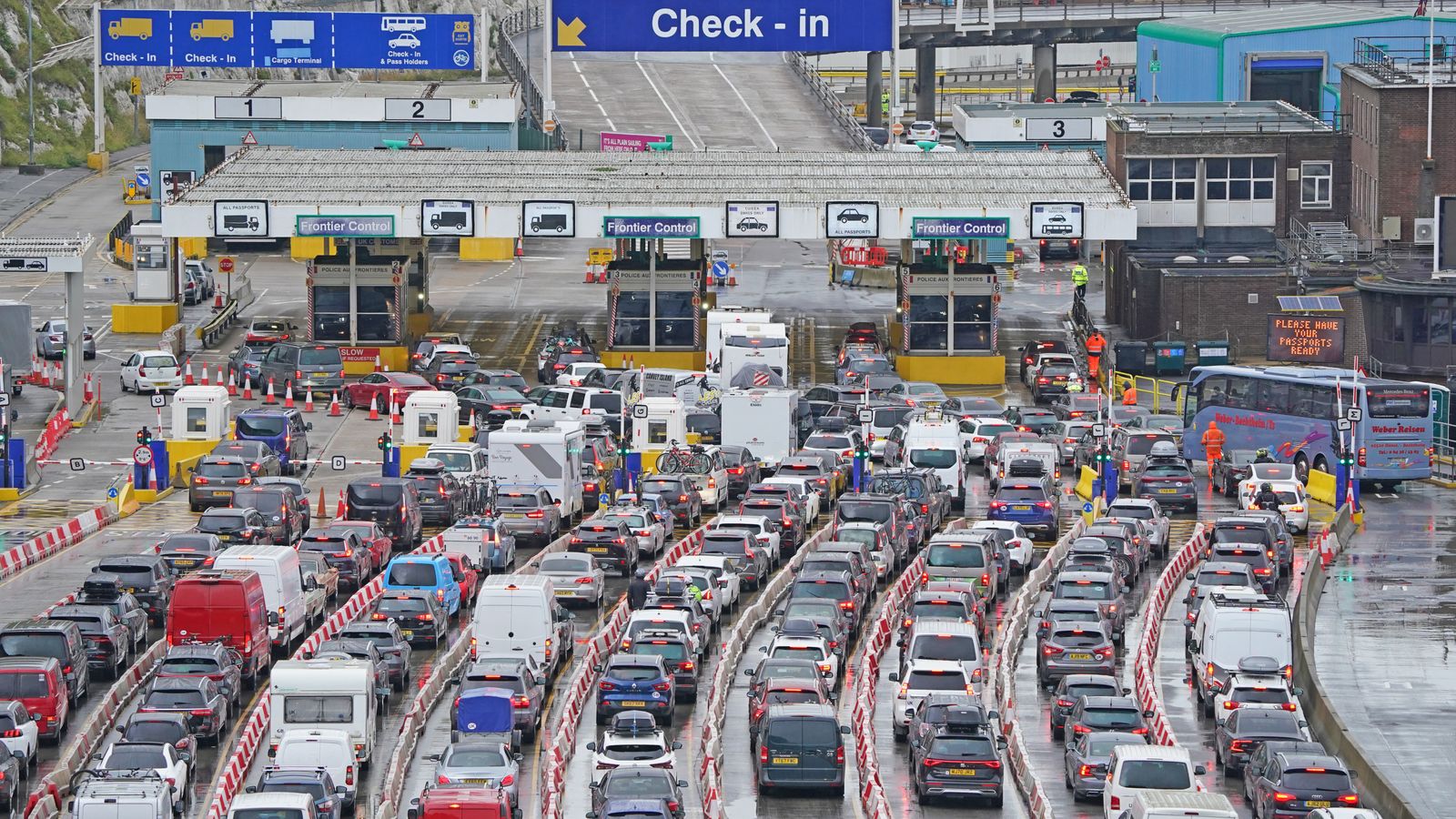 Port of Dover traffic: Travellers face two hour delays as summer holiday queues build