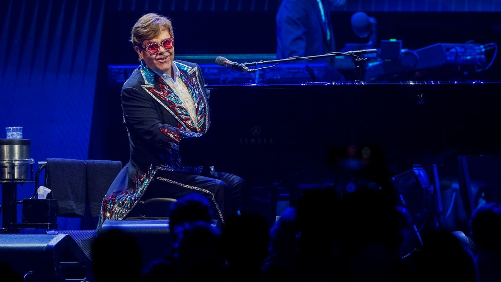 Sir Elton John plays last gig of farewell tour, closing with emotional message to fans
