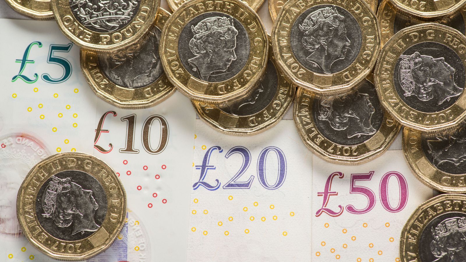 Cash use grows for first time in 10 years as people pay closer attention to household budgets