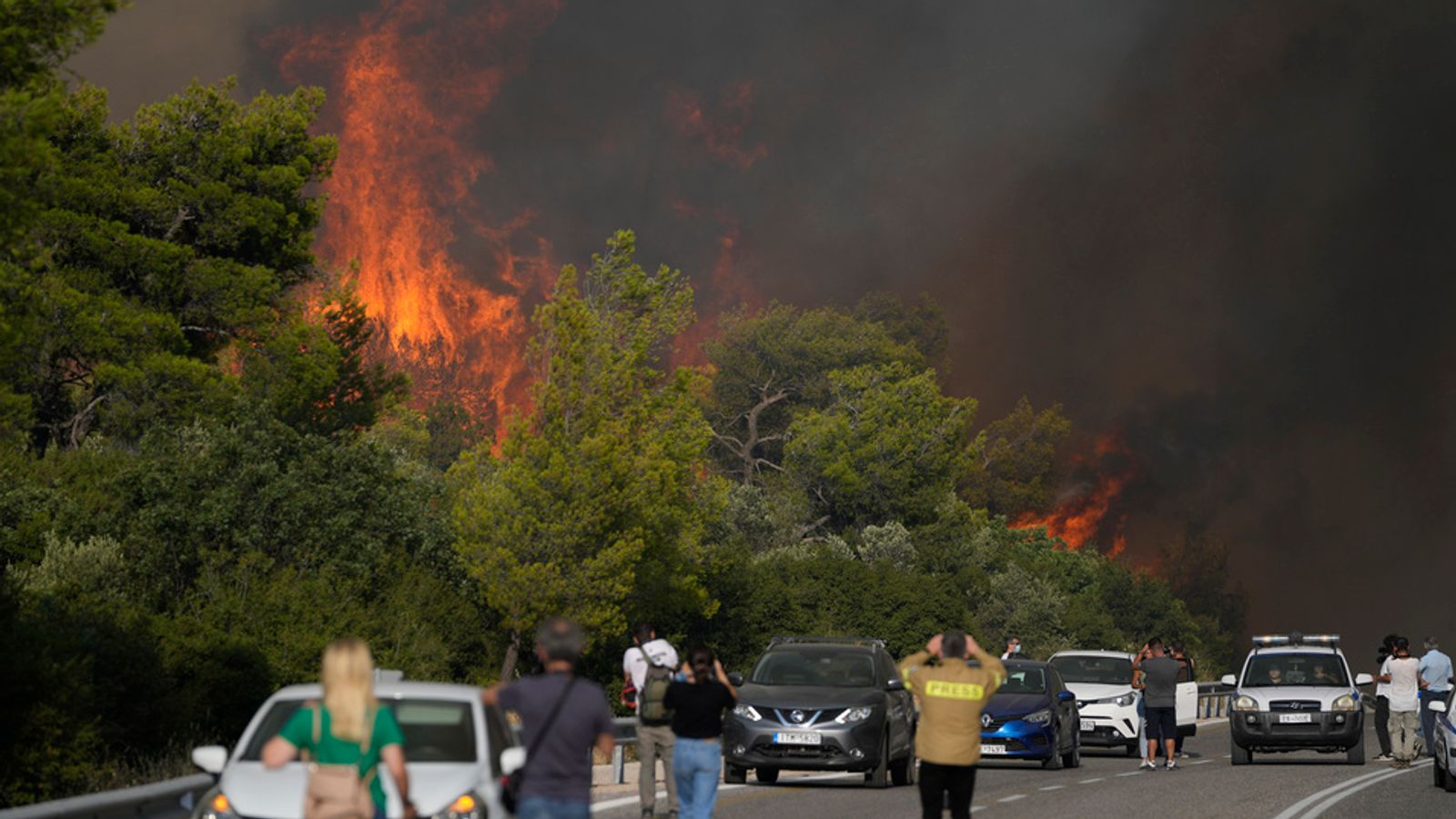 Weather - latest: 'We are living in a nightmare': Panic descends on parts of Europe - as NASA scientist issues stark warning - Vimarsana News