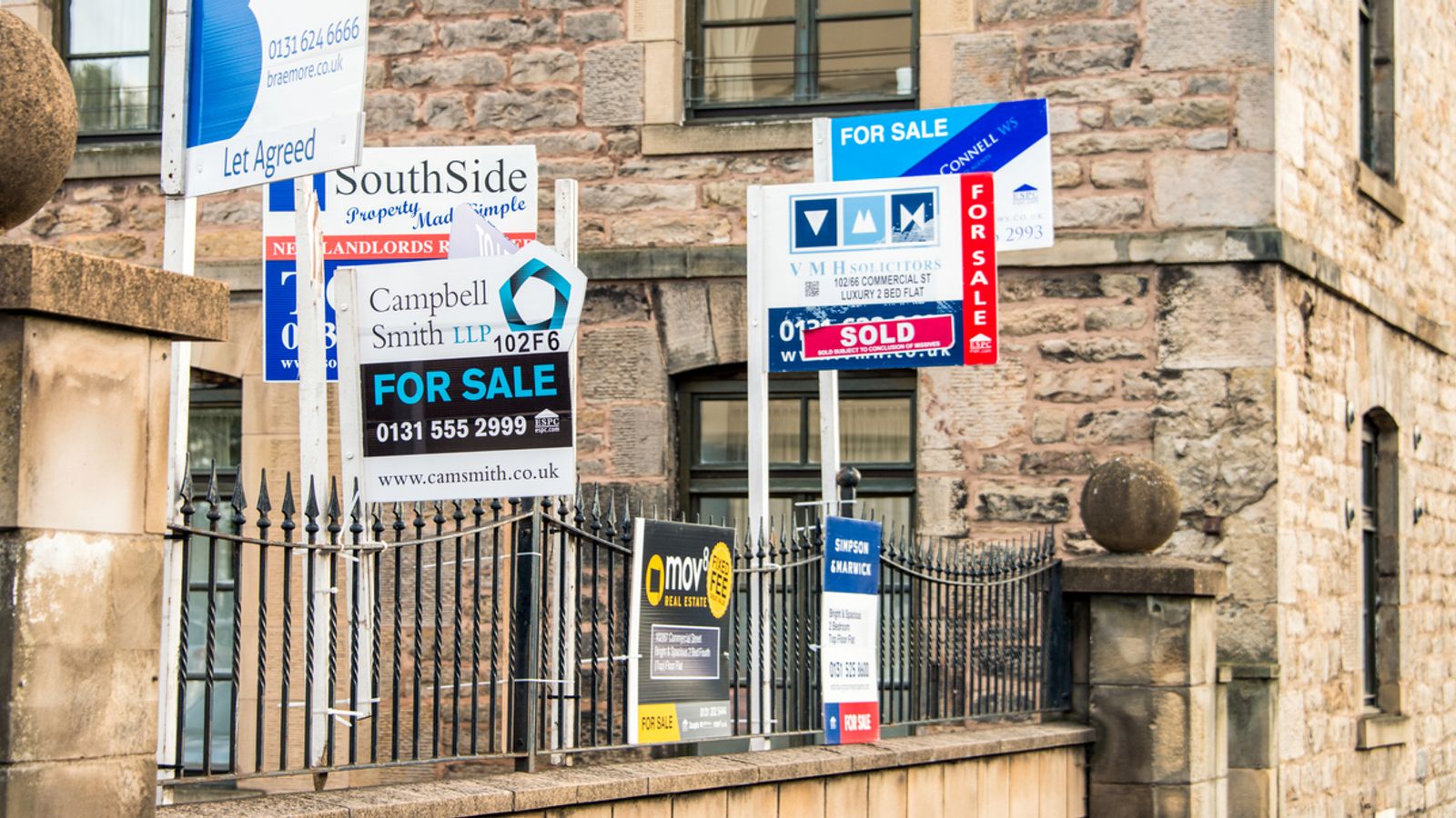 House price growth returns in October due to 'constrained supply' of properties