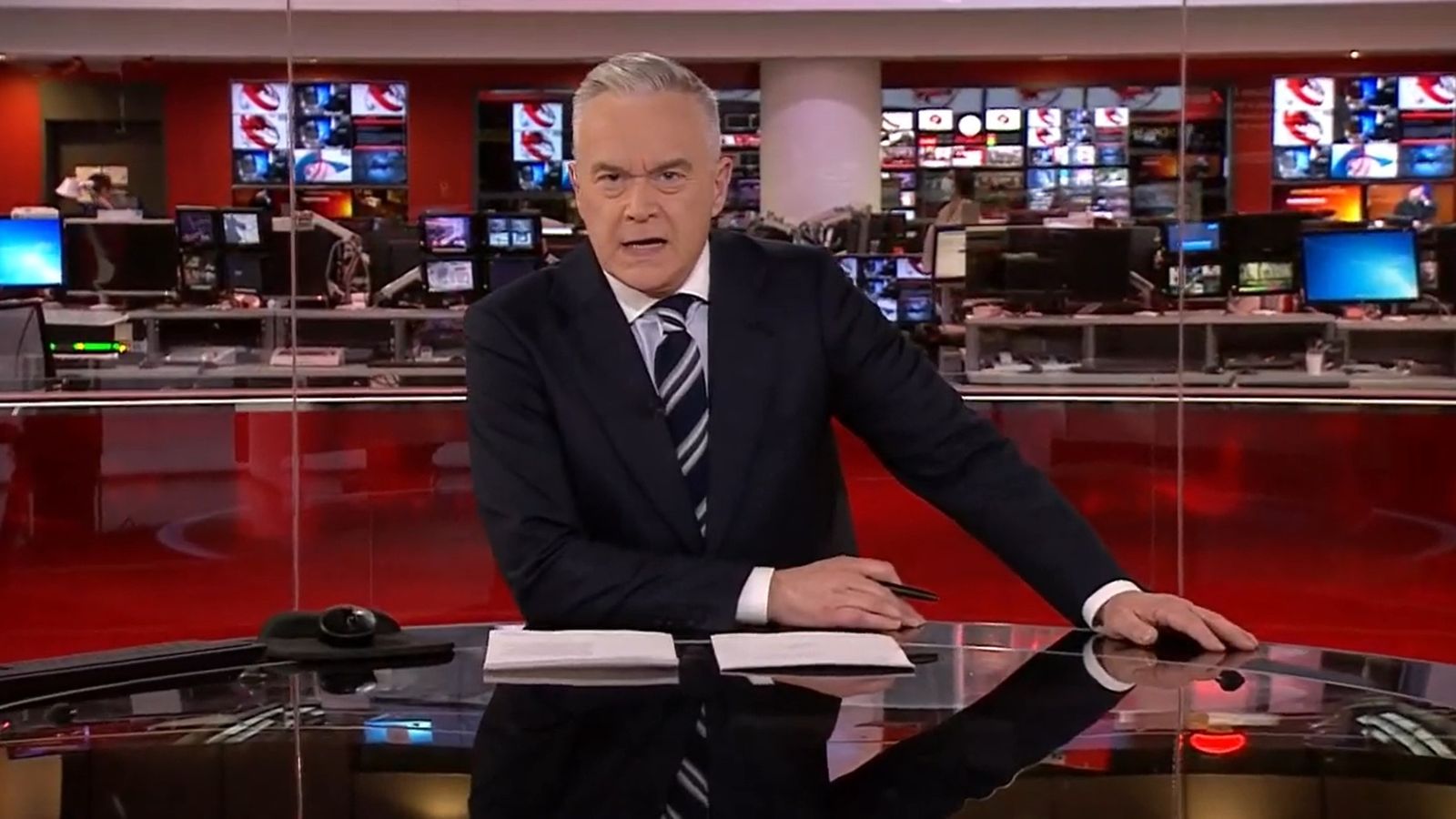 Huw Edwards Latest Complicated Edwards Not Impressed By Bbc Coverage Uk News Sky News 