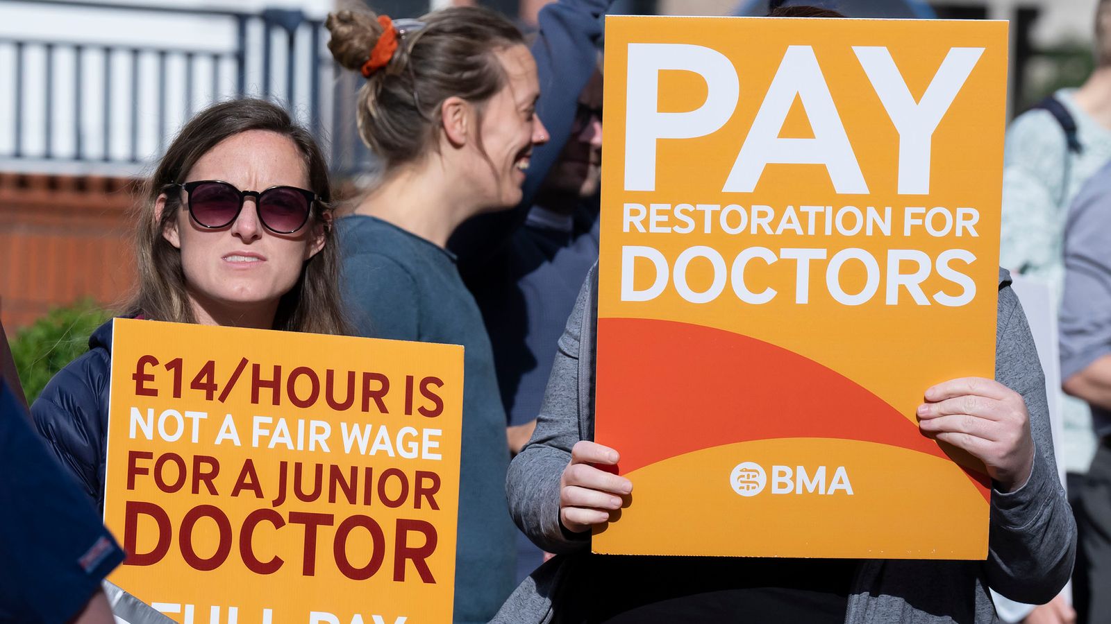 Junior doctors 'not exceptional' when it comes to impact of inflation, says minister