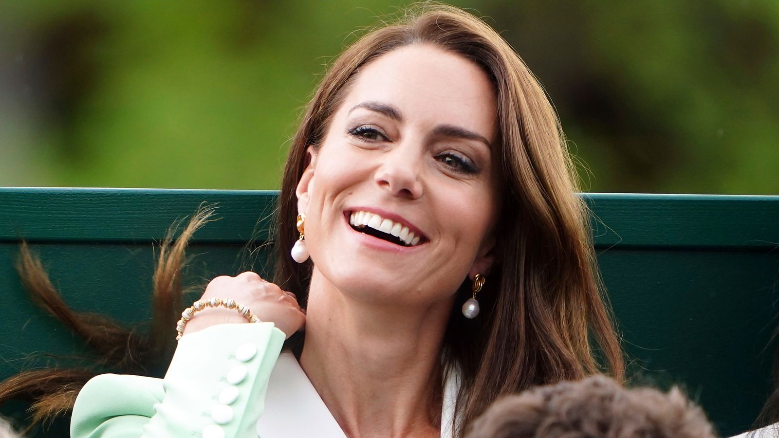 Kate drops by Wimbledon to show her support for British players UK