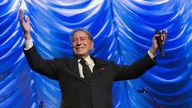 Singer Tony Bennett performs during the Clinton Global Citizen award ceremony at the Clinton Global Initiative&#39;s annual meeting in New York, September 27, 2015. REUTERS/Lucas Jackson
