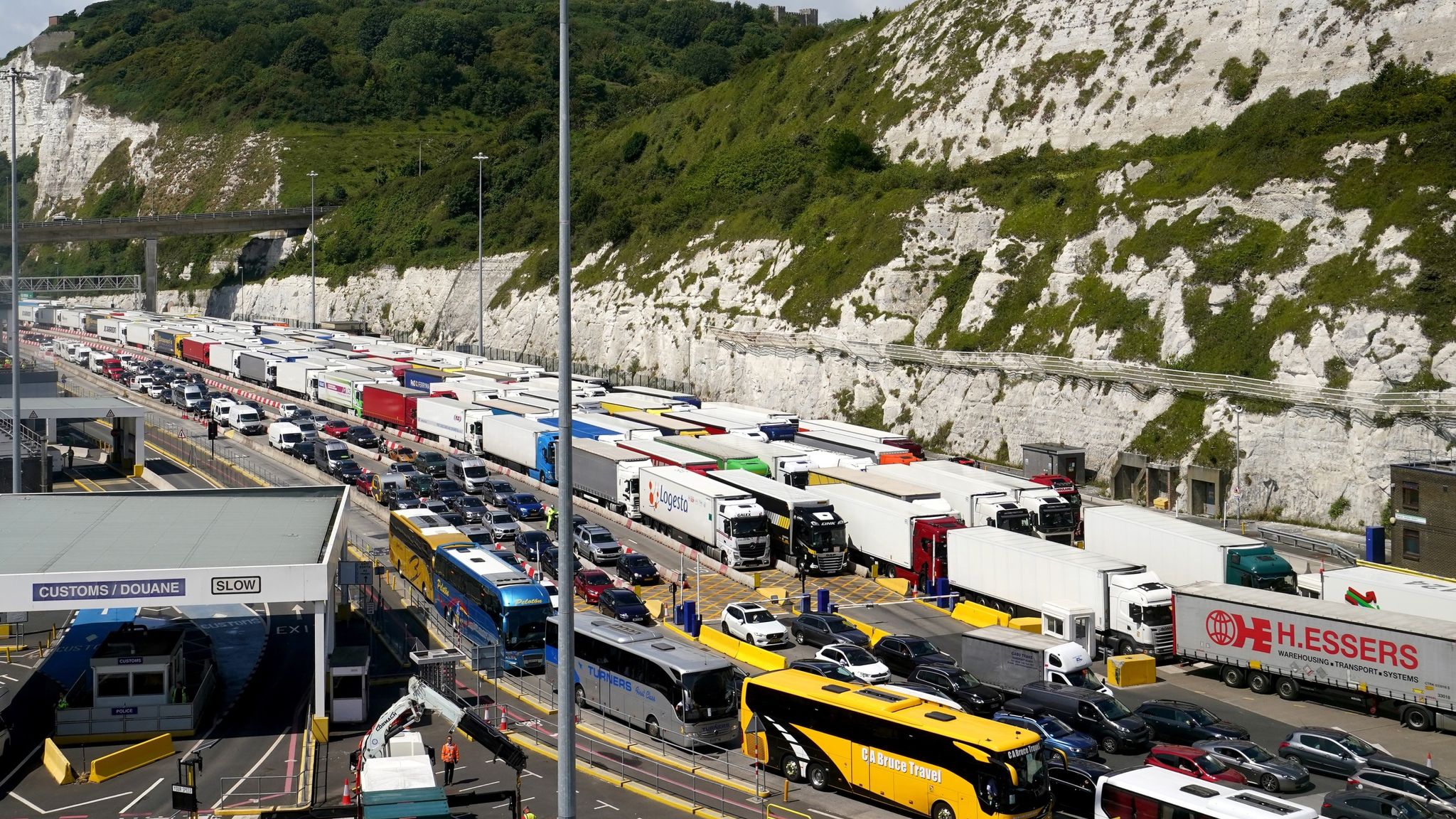 port-of-dover-warns-of-longer-queues-due-to-extreme-popularity-at