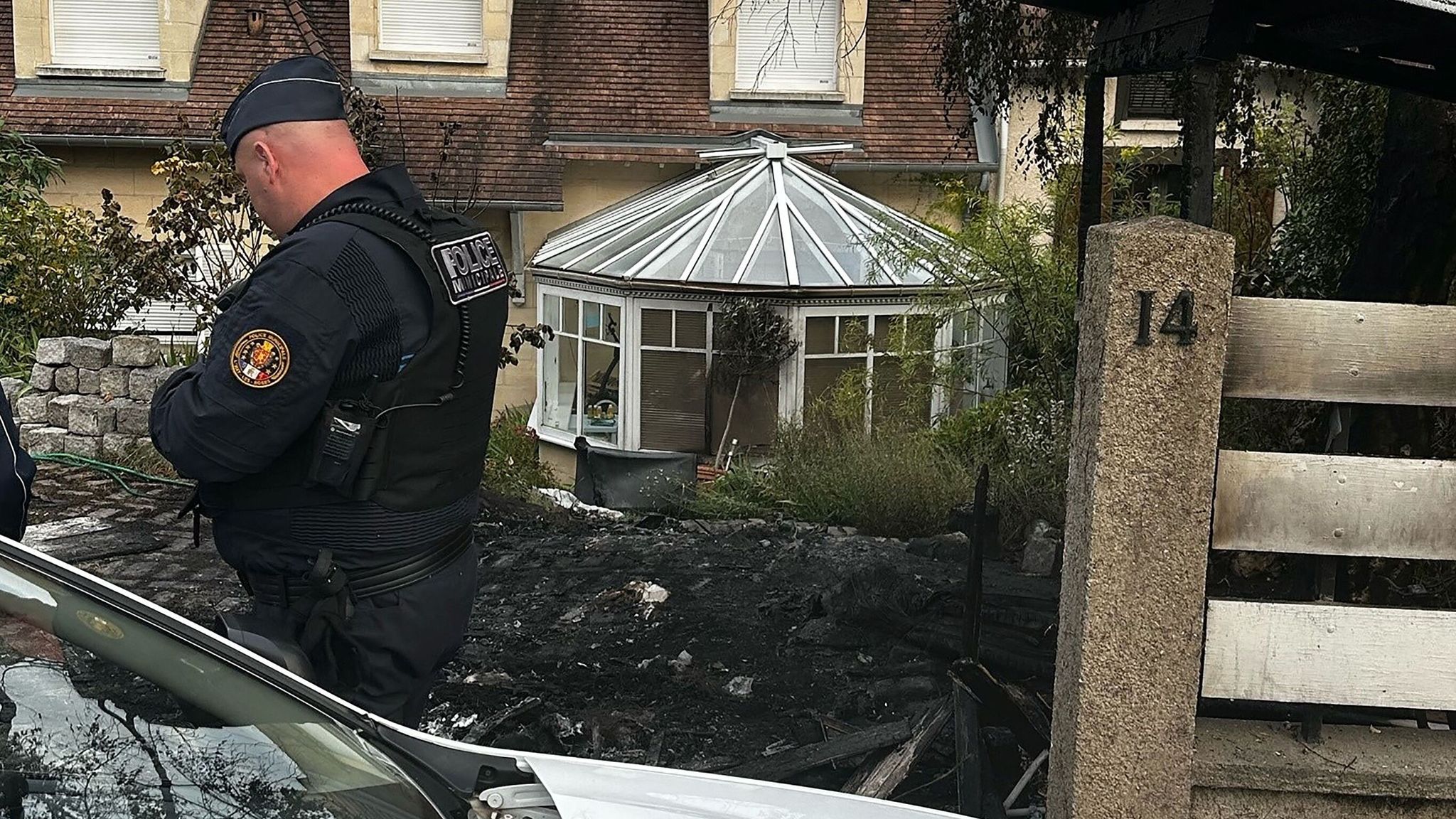 France riots: Burning car used in ram-raid attack on mayor's home in ...