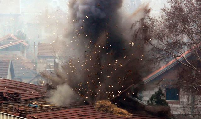 Rishi Sunak 'discourages' use of cluster bombs after Biden agrees to send controversial munitions to Ukraine - Vimarsana News