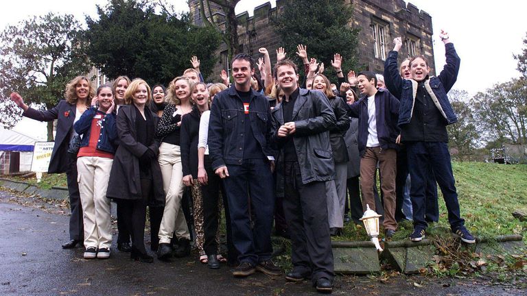 Members of the Byker Grove cast old and new get together today 03 11 98 to celebrate the 10th series which has been launching pad for the likes of Ant and Dec - Image ID: B4WBYW (RM)