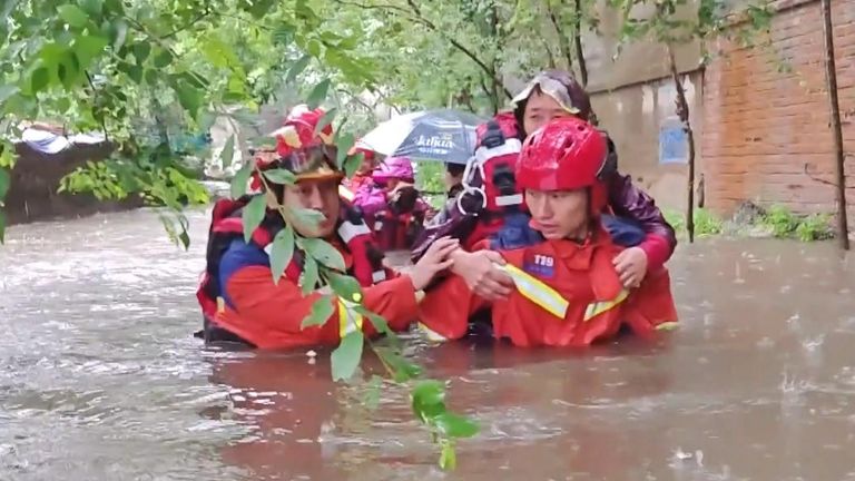 Floods In Eastern China Leave Several Dead And Force Thousands To Be ...