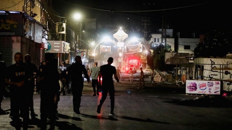 People returned to the streets after Israeli troops left Jenin 