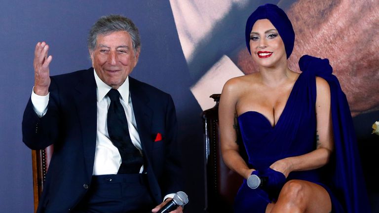 U.S. singers Lady Gaga and Tony Bennett hold a news conference, ahead of their concert, in Brussels September 22, 2014. REUTERS/Yves Herman (BELGIUM - Tags: ENTERTAINMENT)
