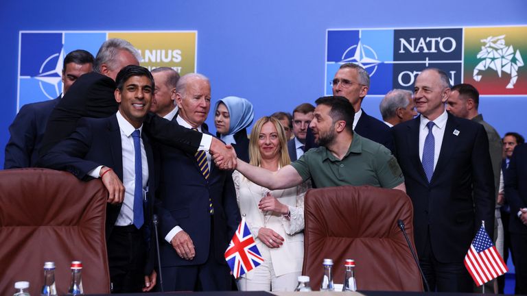 Lithuanian President Gitanas Nauseda, U.S. President Joe Biden, Britain&#39;s Prime Minister Rishi Sunak, Italian Prime Minister Giorgia Meloni and Ukraine&#39;s President Volodymyr Zelenskyy attend a NATO leaders summit in Vilnius, Lithuania, July 12, 2023. REUTERS/Kacper Pempel
