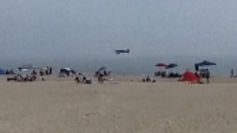 New Hampshire Footage Captures Moment Small Plane Crashes Into Ocean Near Crowded Beach Us 5145
