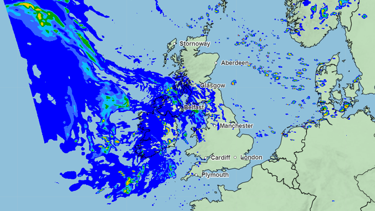 A map showing the approaching wet weather and rain set to hit the UK this weekend.