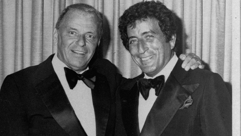 Frank Sinatra poses with Tony Bennett