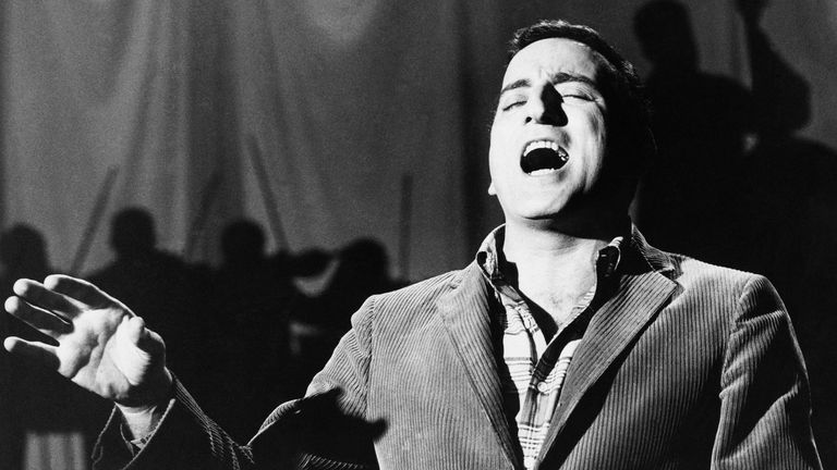 Singer Tony Bennett is shown singing on June 23, 1960
Pic:AP
