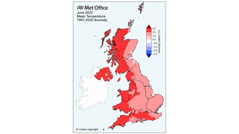 Average temps above and below average 1991 - 2020. Pic: Met Office 