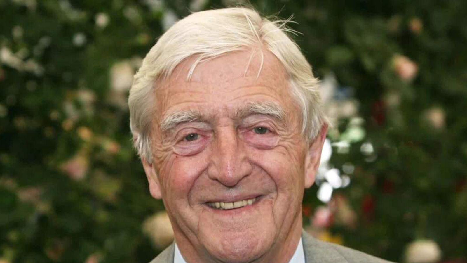 Sir Michael Parkinson has died aged 88 | News UK Video News | Sky News