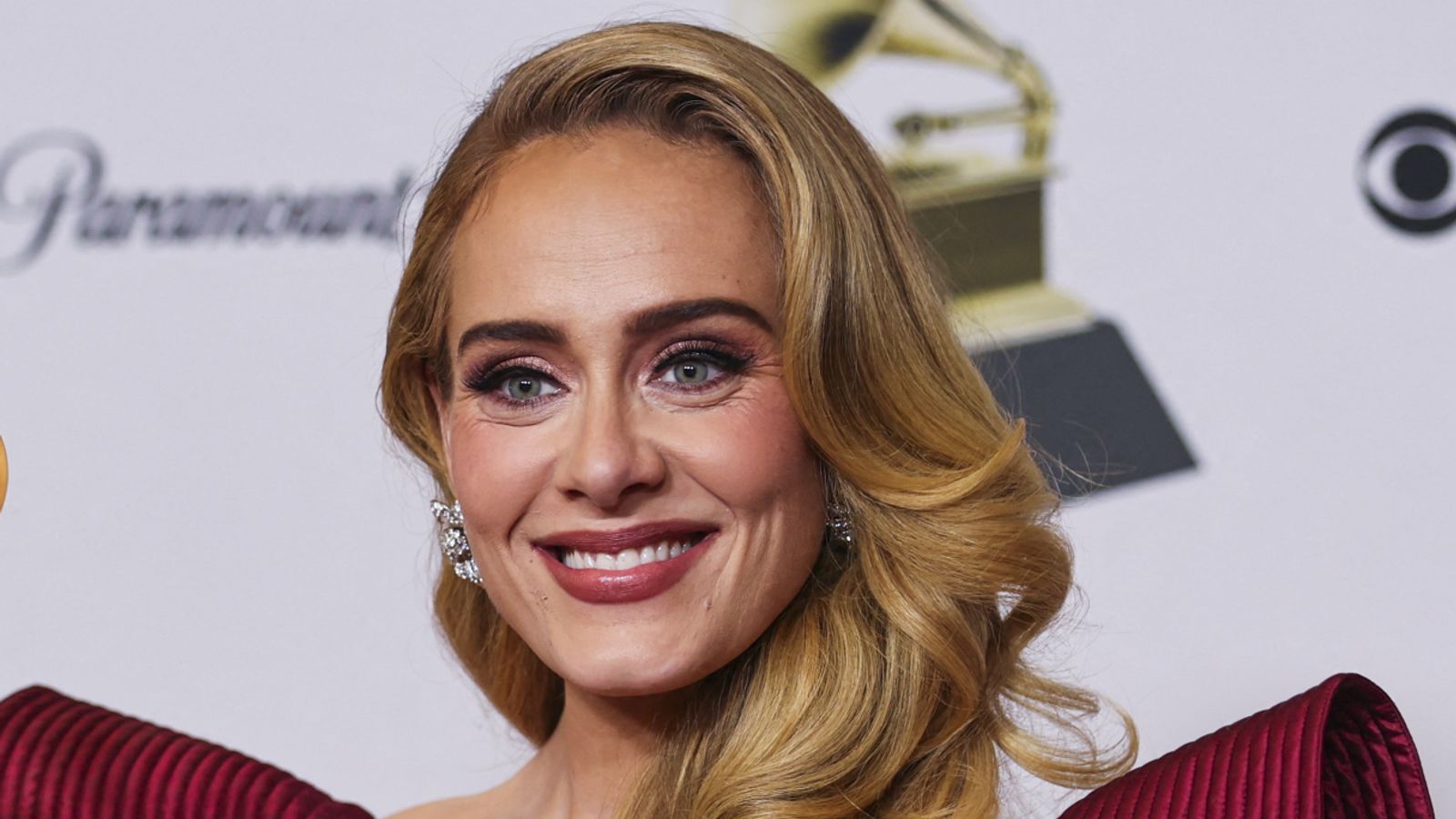 Adele stops Las Vegas show to defend standing fan Juan Pablo